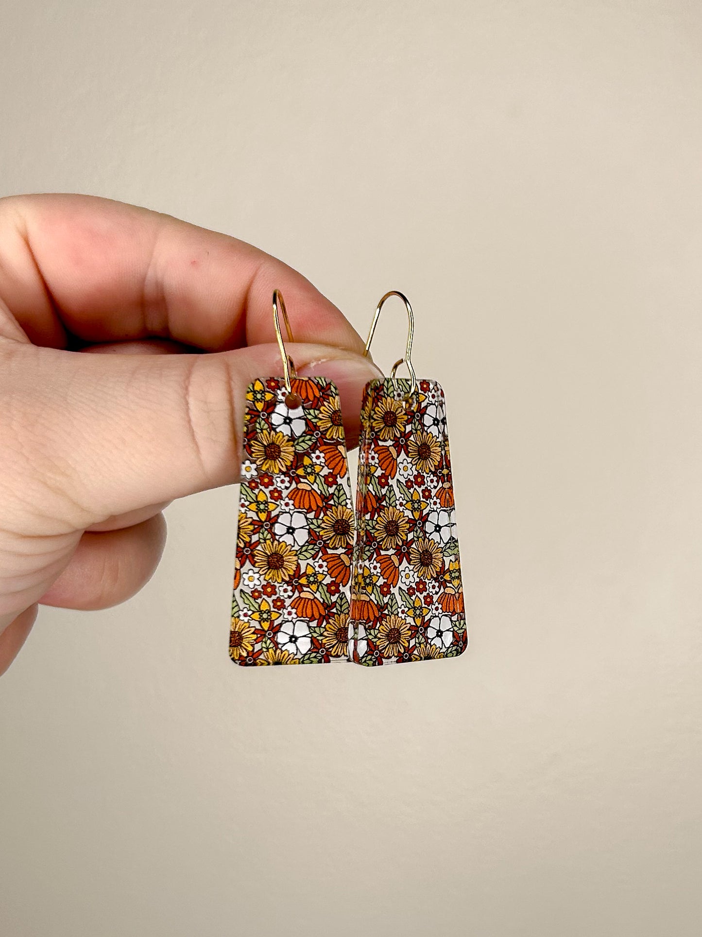 70s Floral Acrylic Earrings