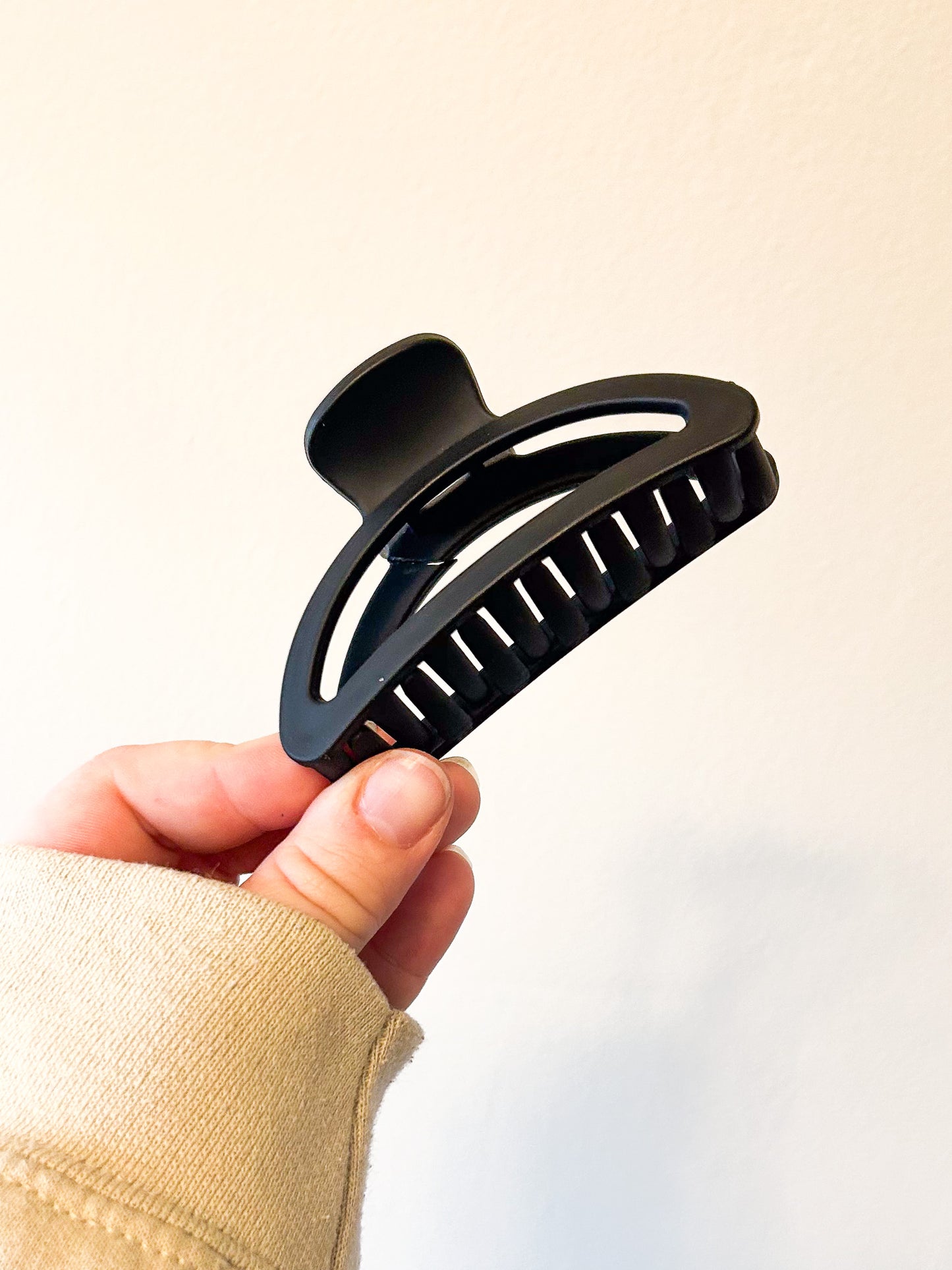 Hollow Claw Clip