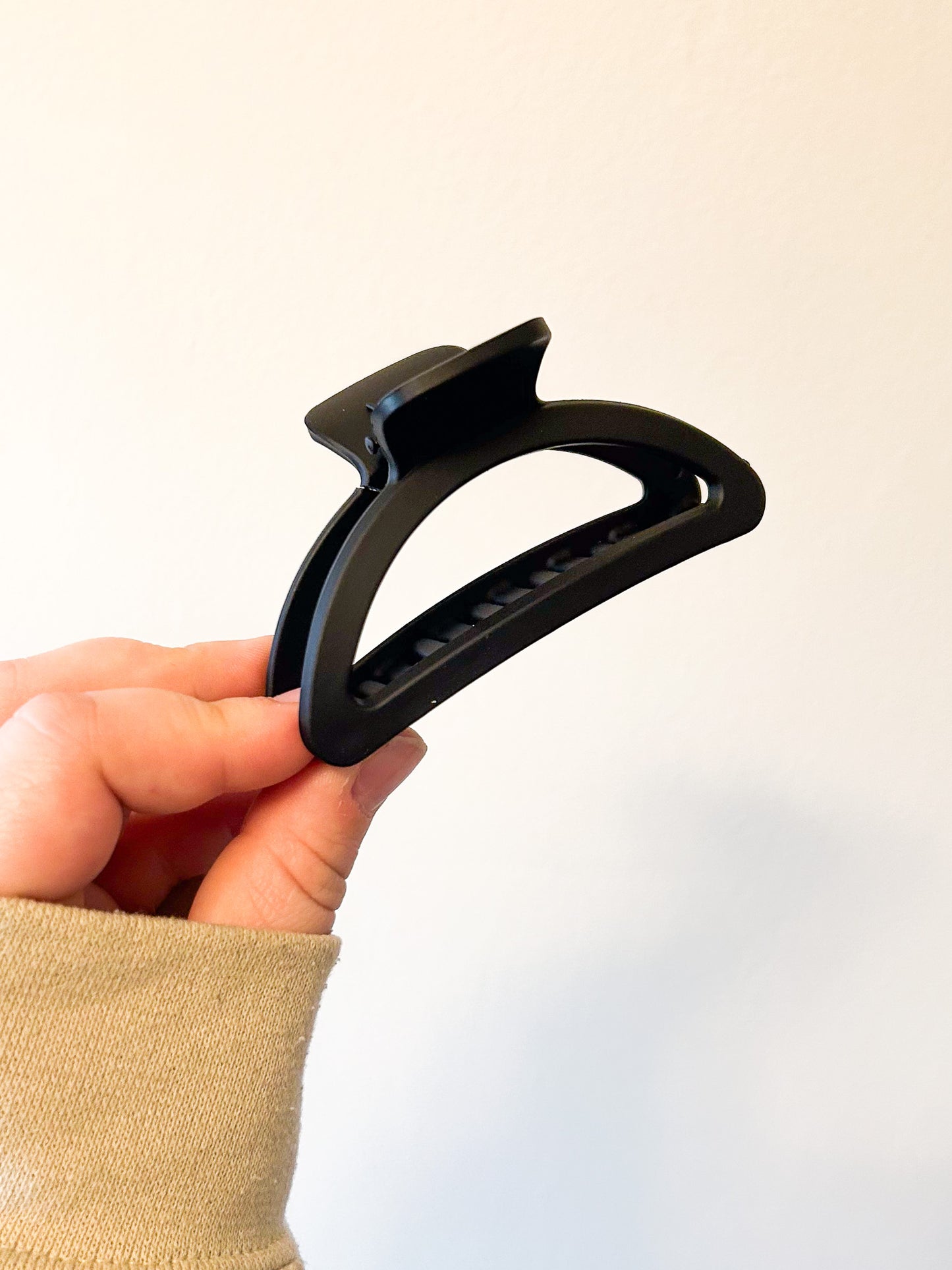 Hollow Claw Clip