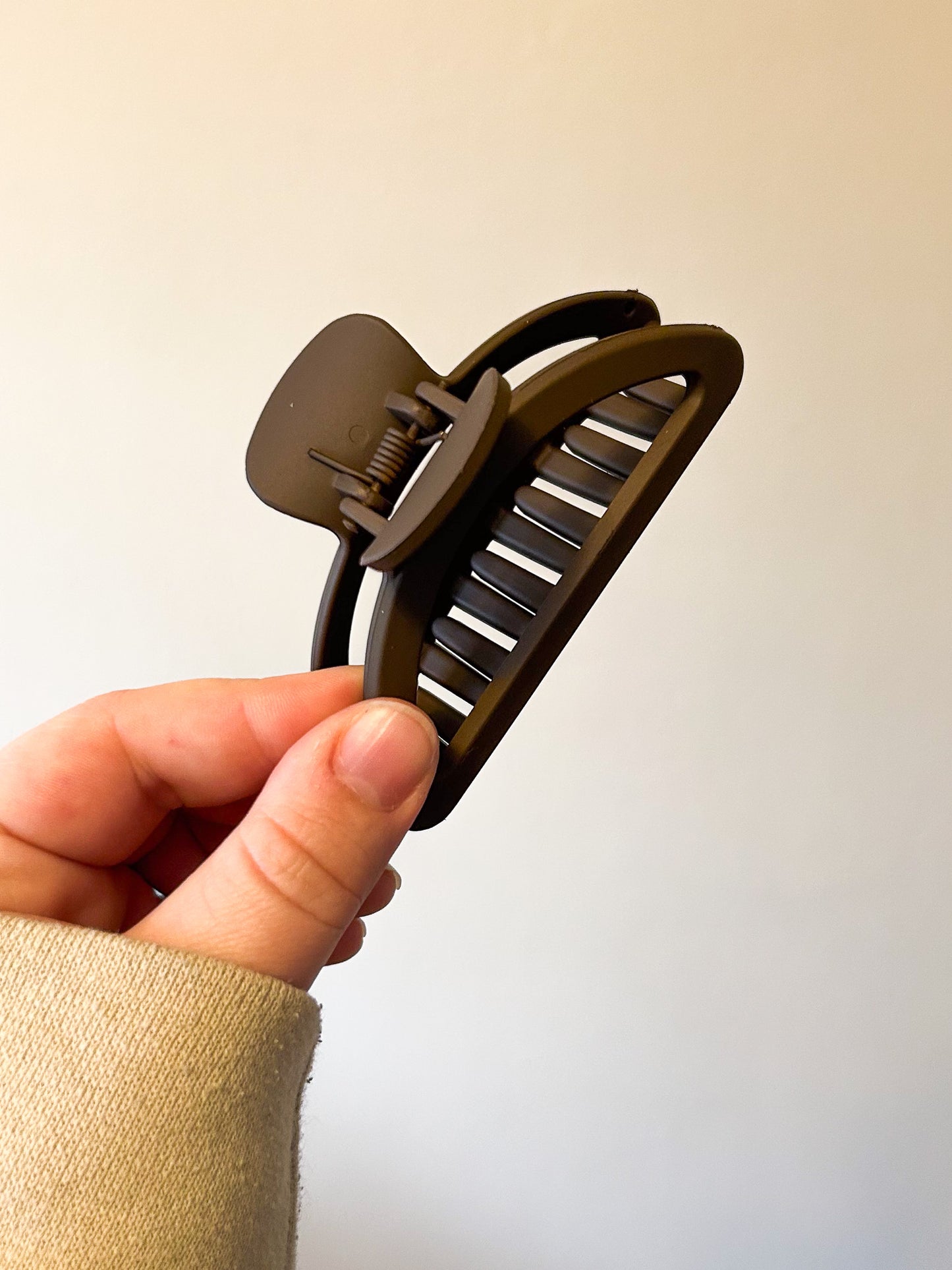 Hollow Claw Clip