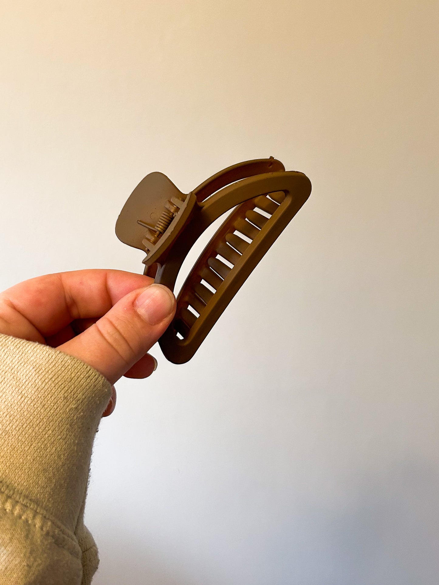Hollow Claw Clip