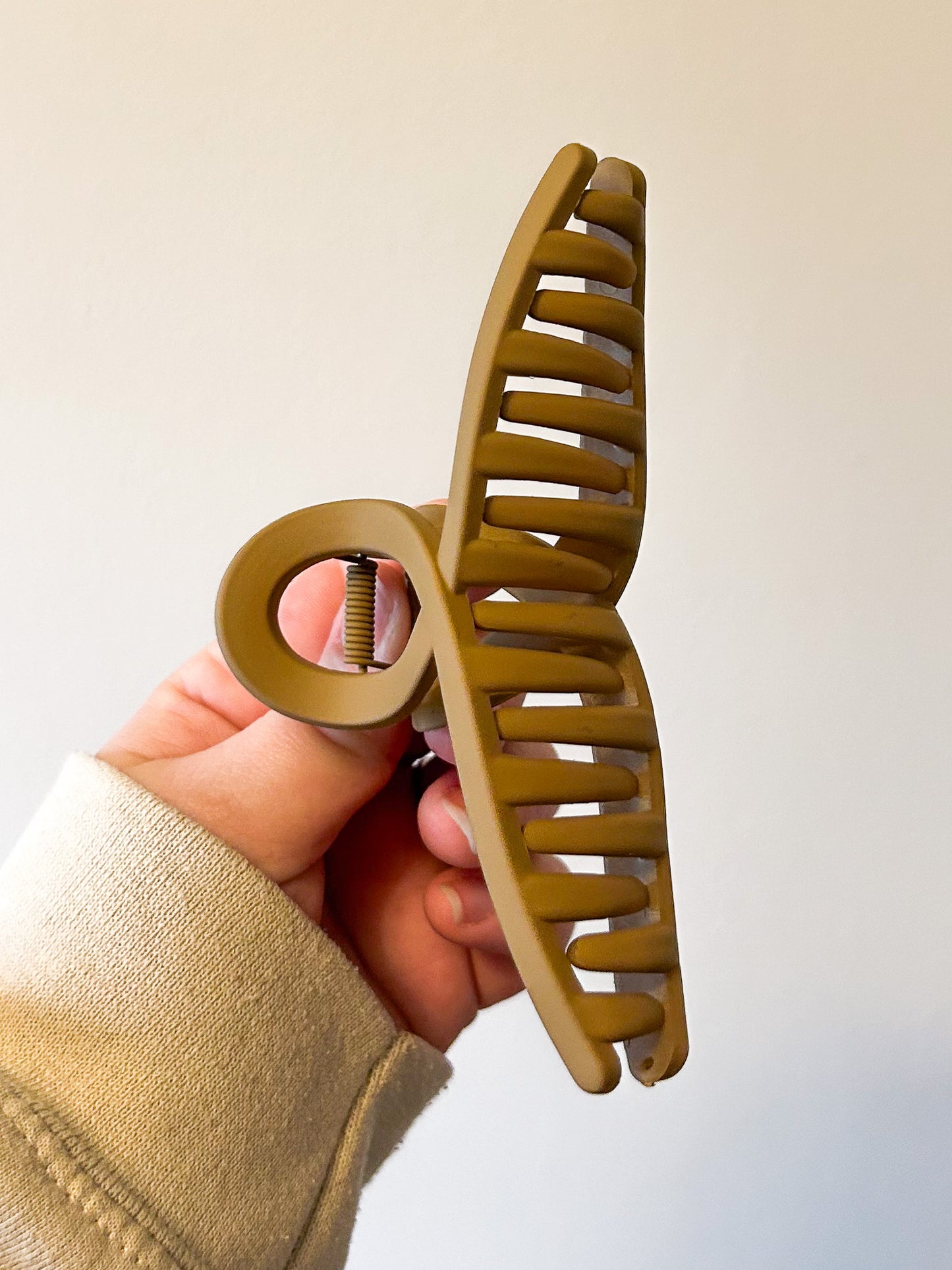 Looped Claw Clip