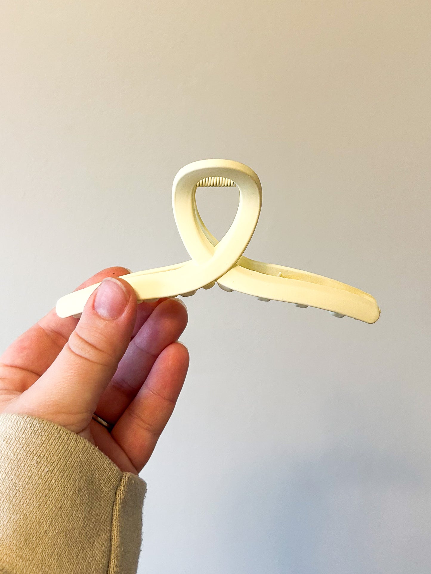 Looped Claw Clip