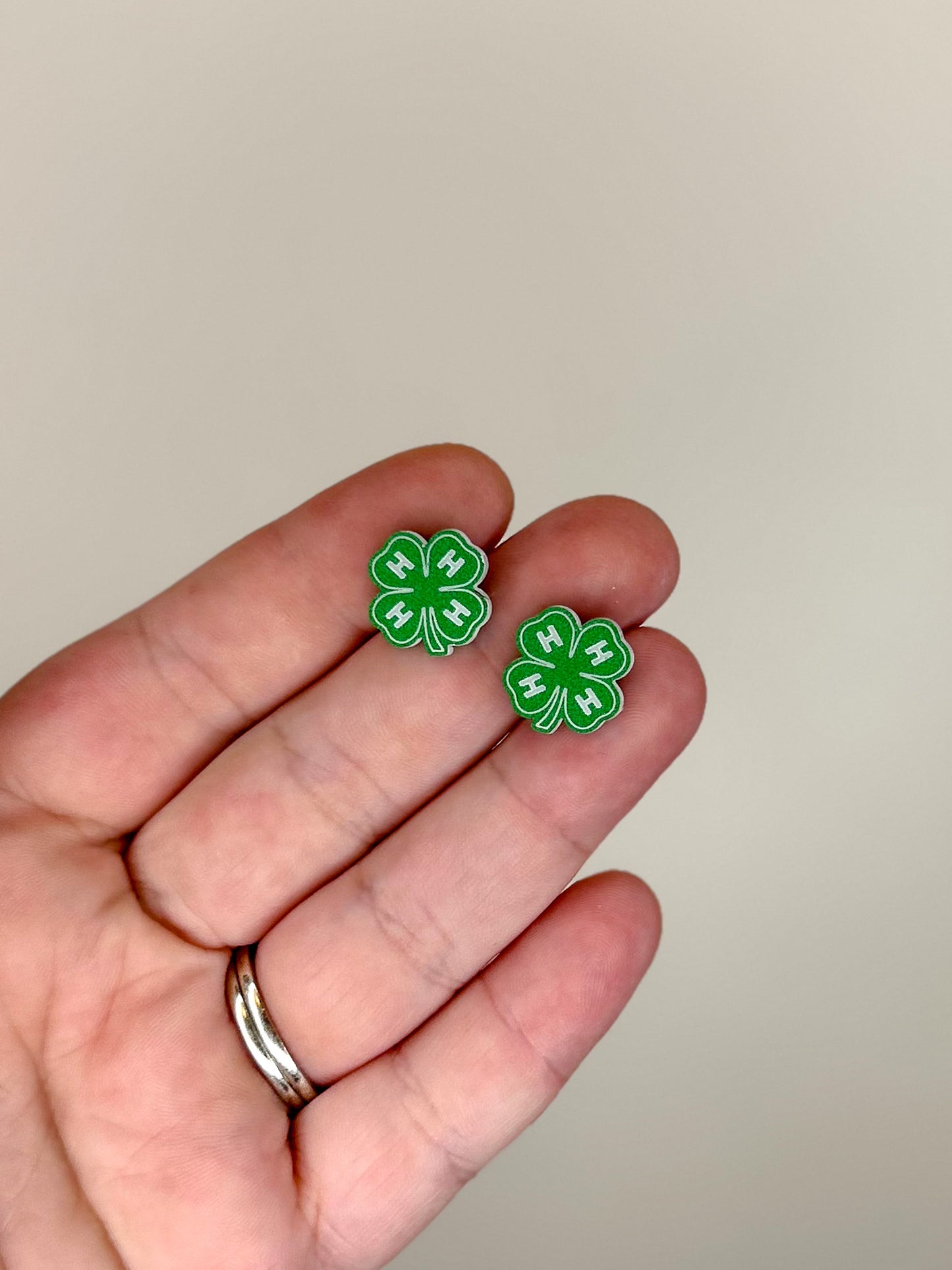 4-H Studs