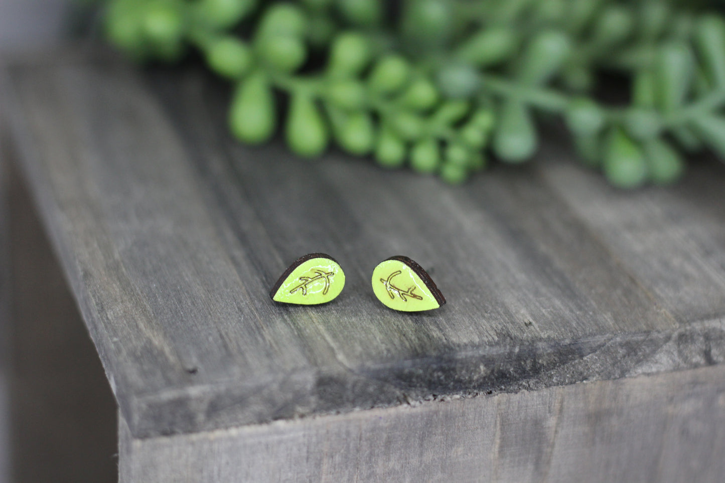 Leaf Stud