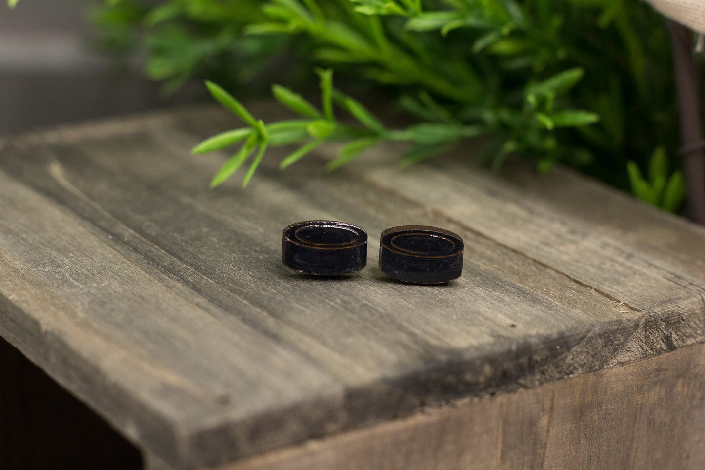 Hockey Puck Studs