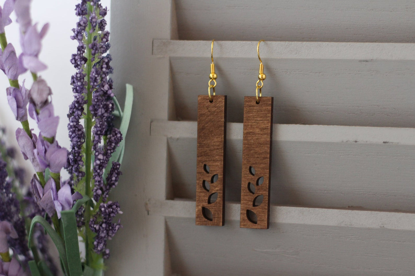 Leaf Bar Cutout Earrings